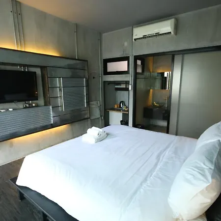 Bed Stop Hotel Chiangmai Chiang Mai Exterior photo