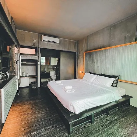 Bed Stop Hotel Chiangmai Chiang Mai Exterior photo