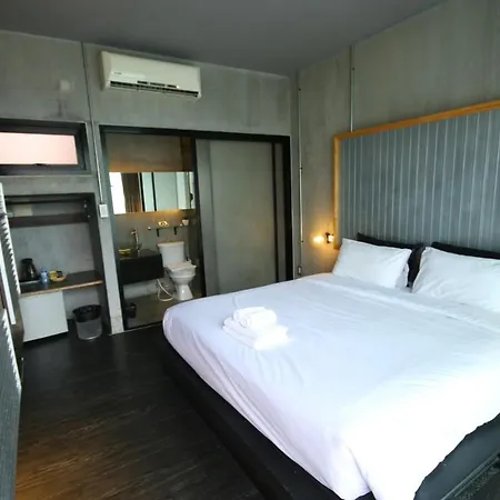 Bed Stop Hotel Chiangmai Chiang Mai Exterior photo